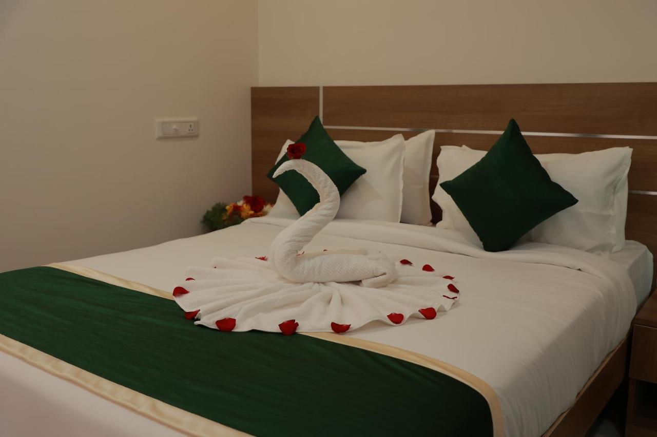 Delano Residency Hotel Kaliyal Exterior foto