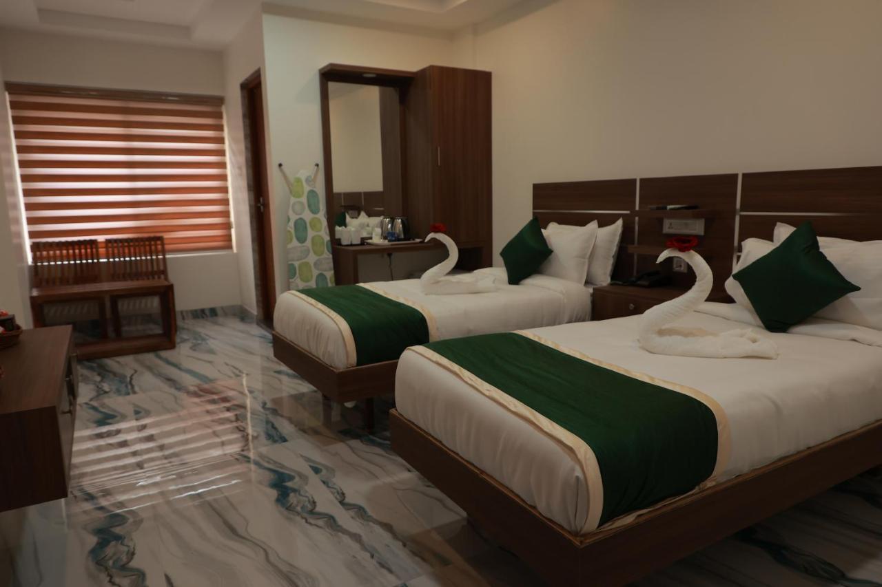 Delano Residency Hotel Kaliyal Exterior foto