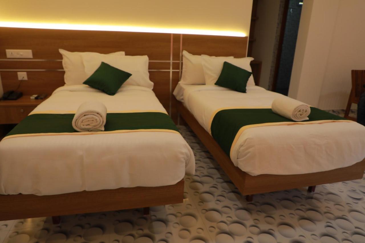Delano Residency Hotel Kaliyal Exterior foto