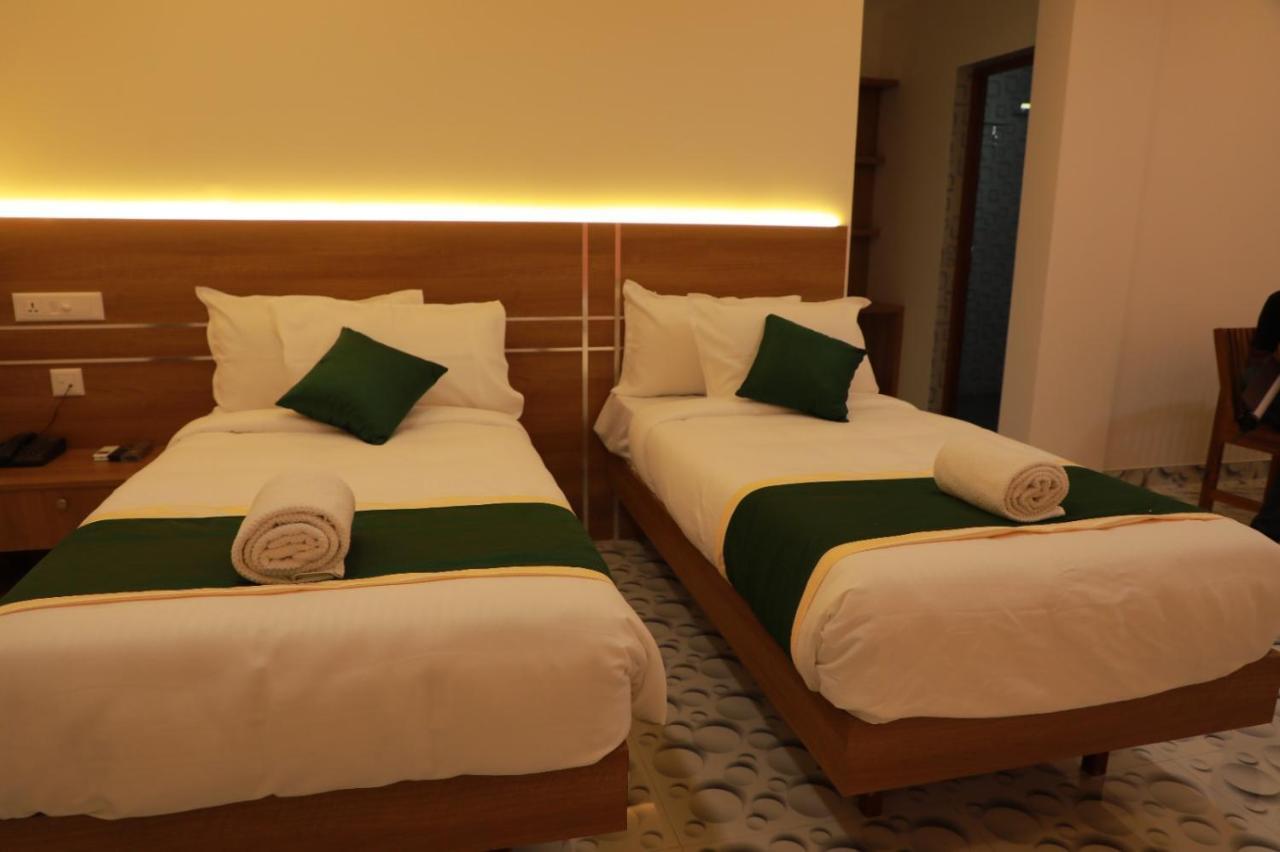 Delano Residency Hotel Kaliyal Exterior foto