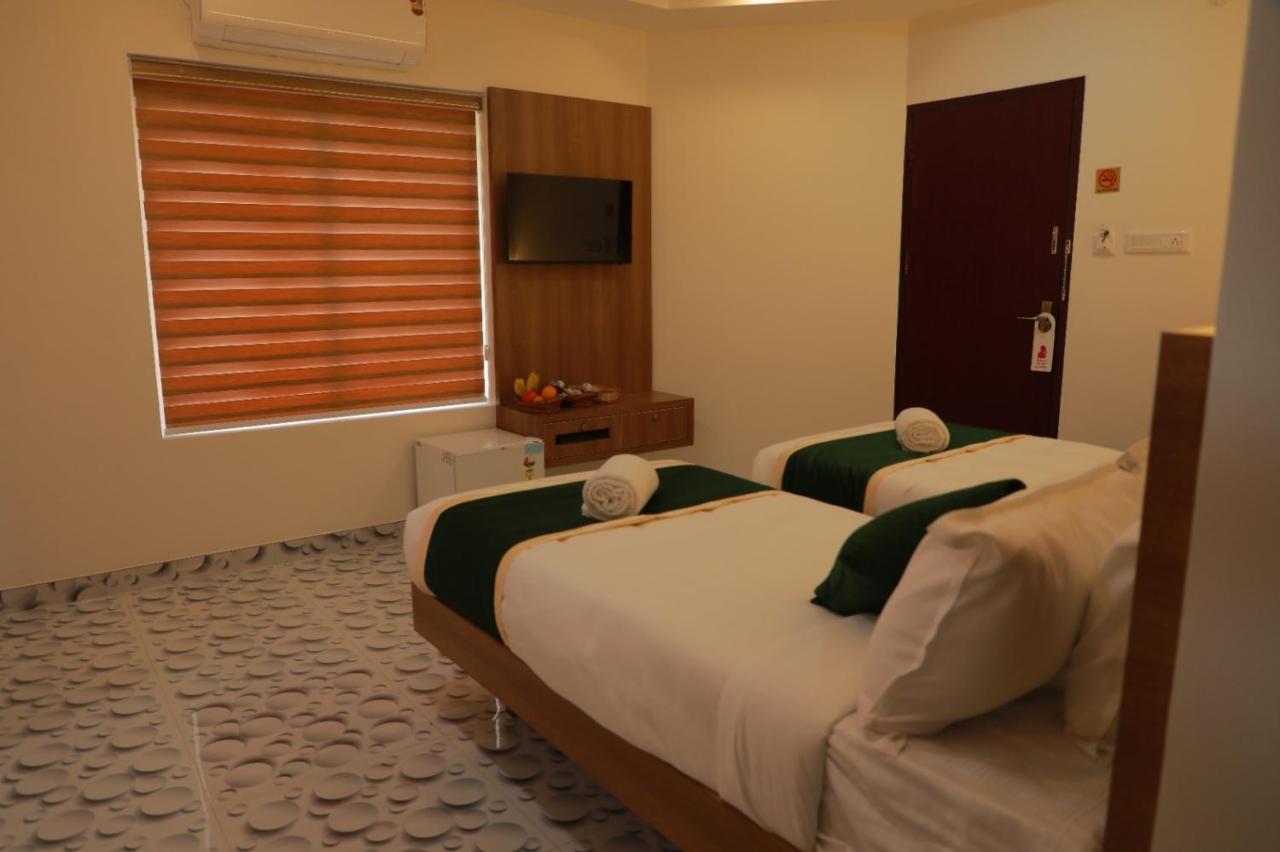 Delano Residency Hotel Kaliyal Exterior foto