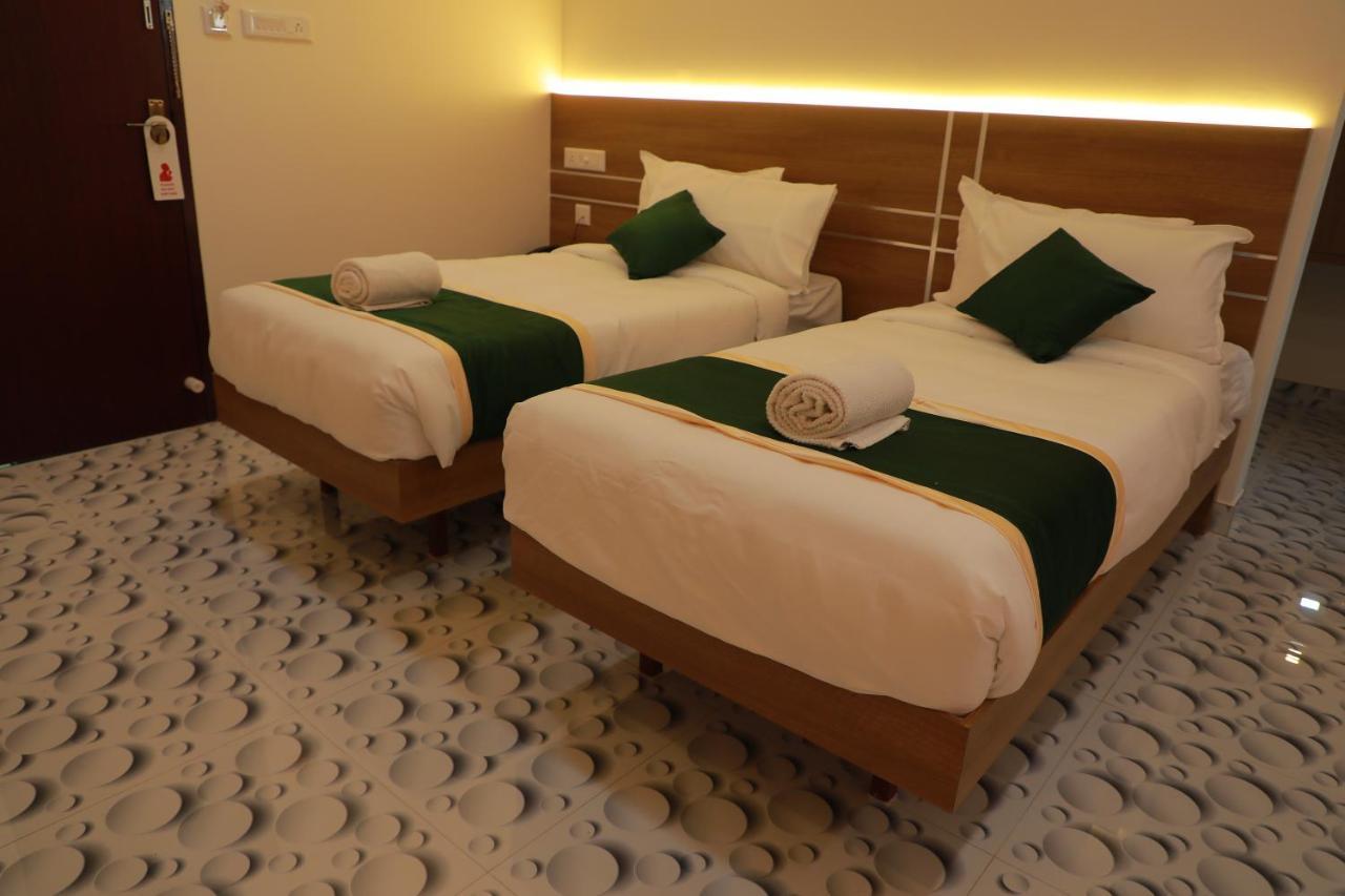 Delano Residency Hotel Kaliyal Exterior foto